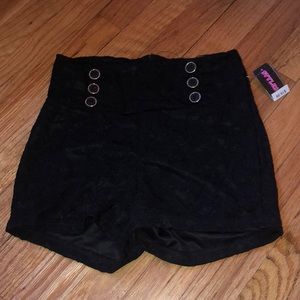 Button, high waisted, lace shorts